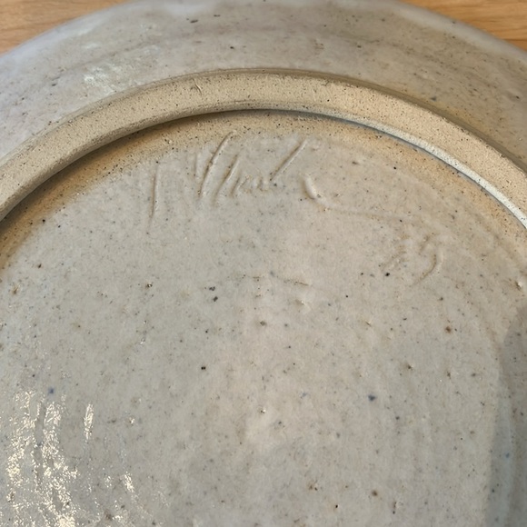 Beautiful hand crafted salad stone plate with lovely chicken detail - Picture 3 of 6